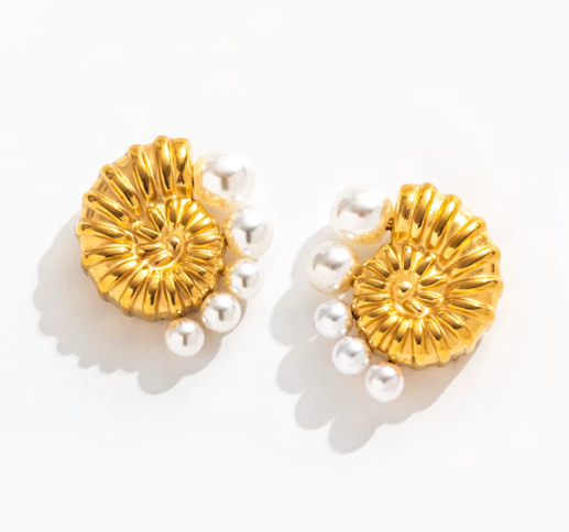 Gradient Pearl Stud Earring 18K Gold Plated Stainless Steel